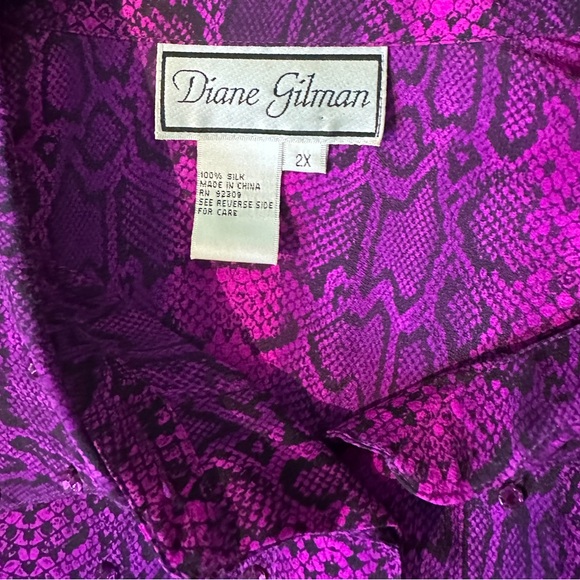 Diane Gillman Silk Pink Fusia Animal Print Embellished Button Up Top Size 2X - Picture 6 of 8